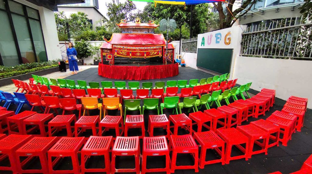 Múa rối nước tại trường Vinschool – chương trình ngoại khóa văn hóa truyền thống do Múa Rối Đồng Dao biểu diễn